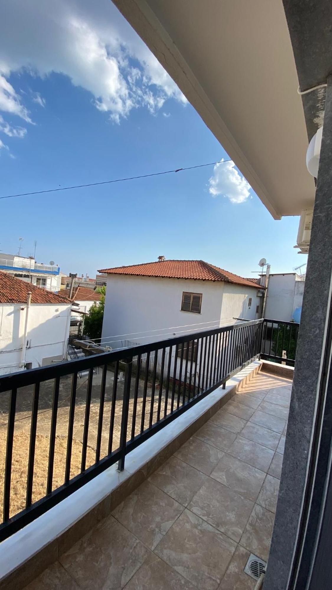 Family Apartment Nea Moudania Bagian luar foto