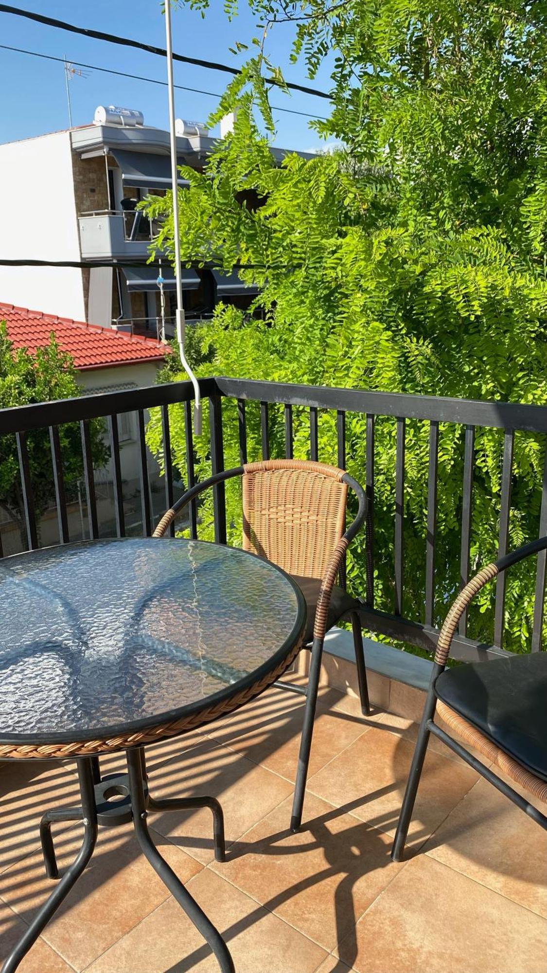 Family Apartment Nea Moudania Bagian luar foto