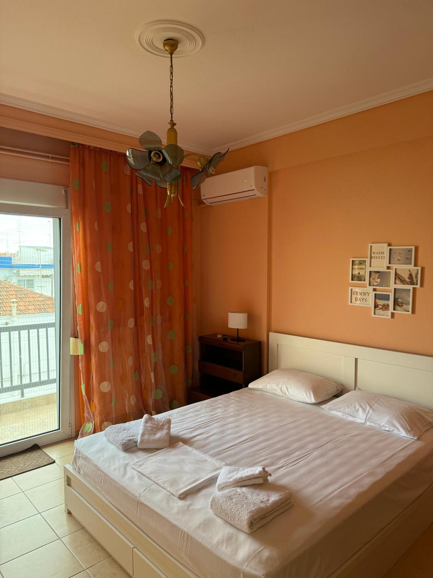 Family Apartment Nea Moudania Bagian luar foto